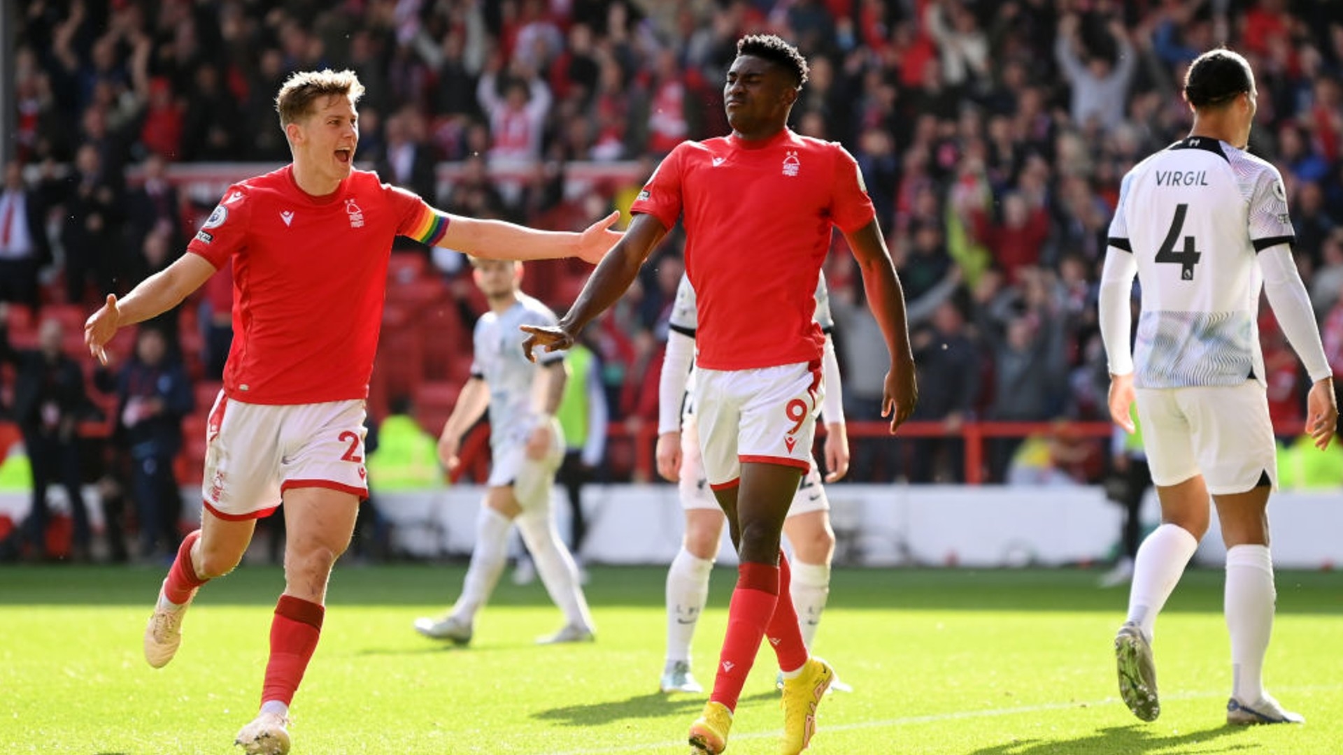 诺伊尔凭借 诺伊尔凭借